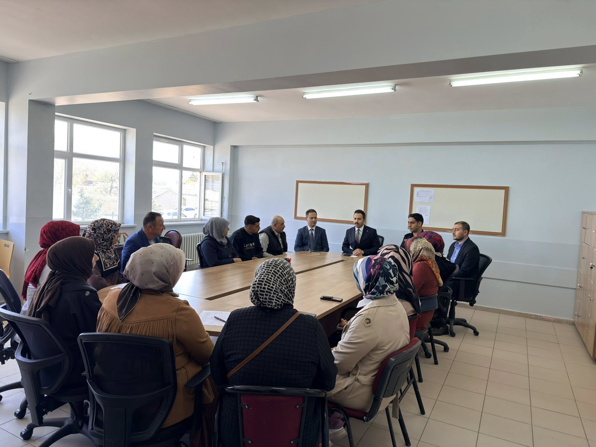 Kaymakam Öğüt Veli Toplantılarında Ailelerle Buluştu 1