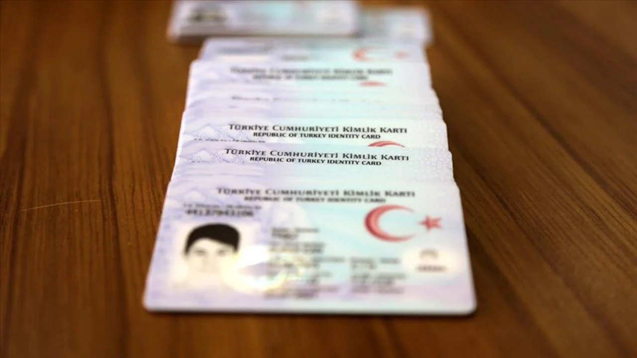 Kimlik Yenileme Islemi Icin Bilmeniz Gereken Her Sey Adimlar Belgeler Ucretler Ve Surec
