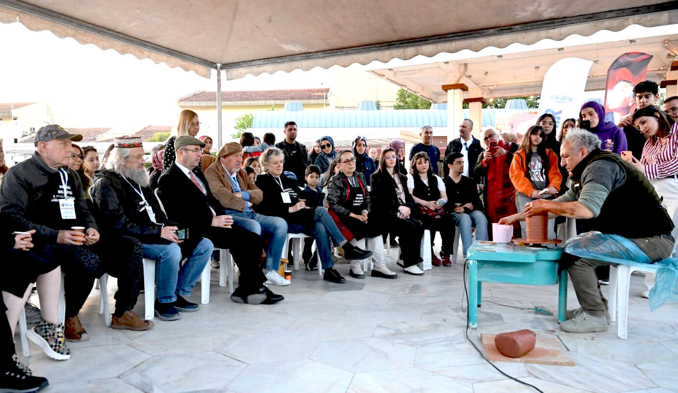 Kırşehir Uluslararası Sanat Çalıştayı’nda Büyüleyici Gece (2)