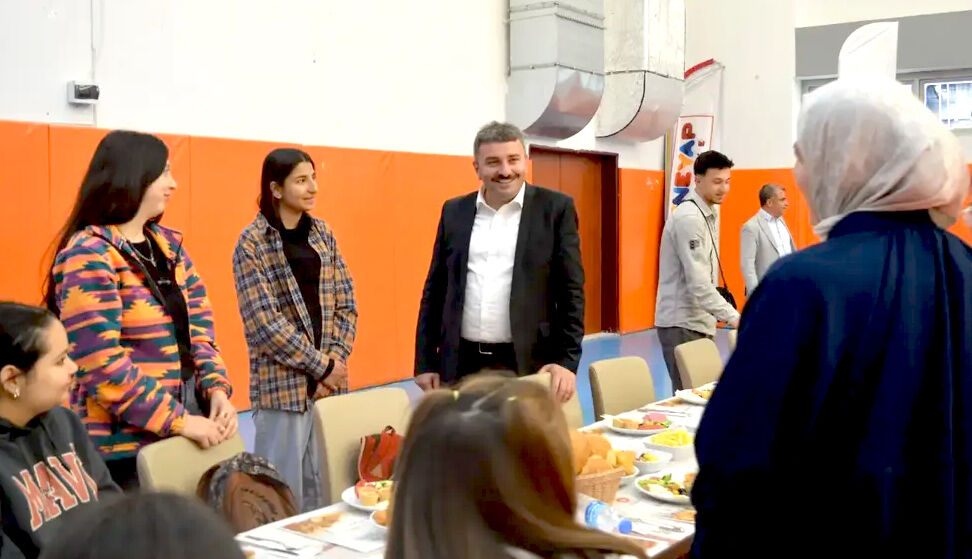 Kırşehir Ve Şanlıurfa Arasında Gönül Köprüsü (2)