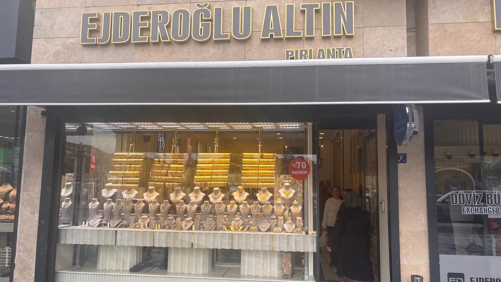Altın fiyatlarında sert düşüş! Gram altın için şok eden tahmin!