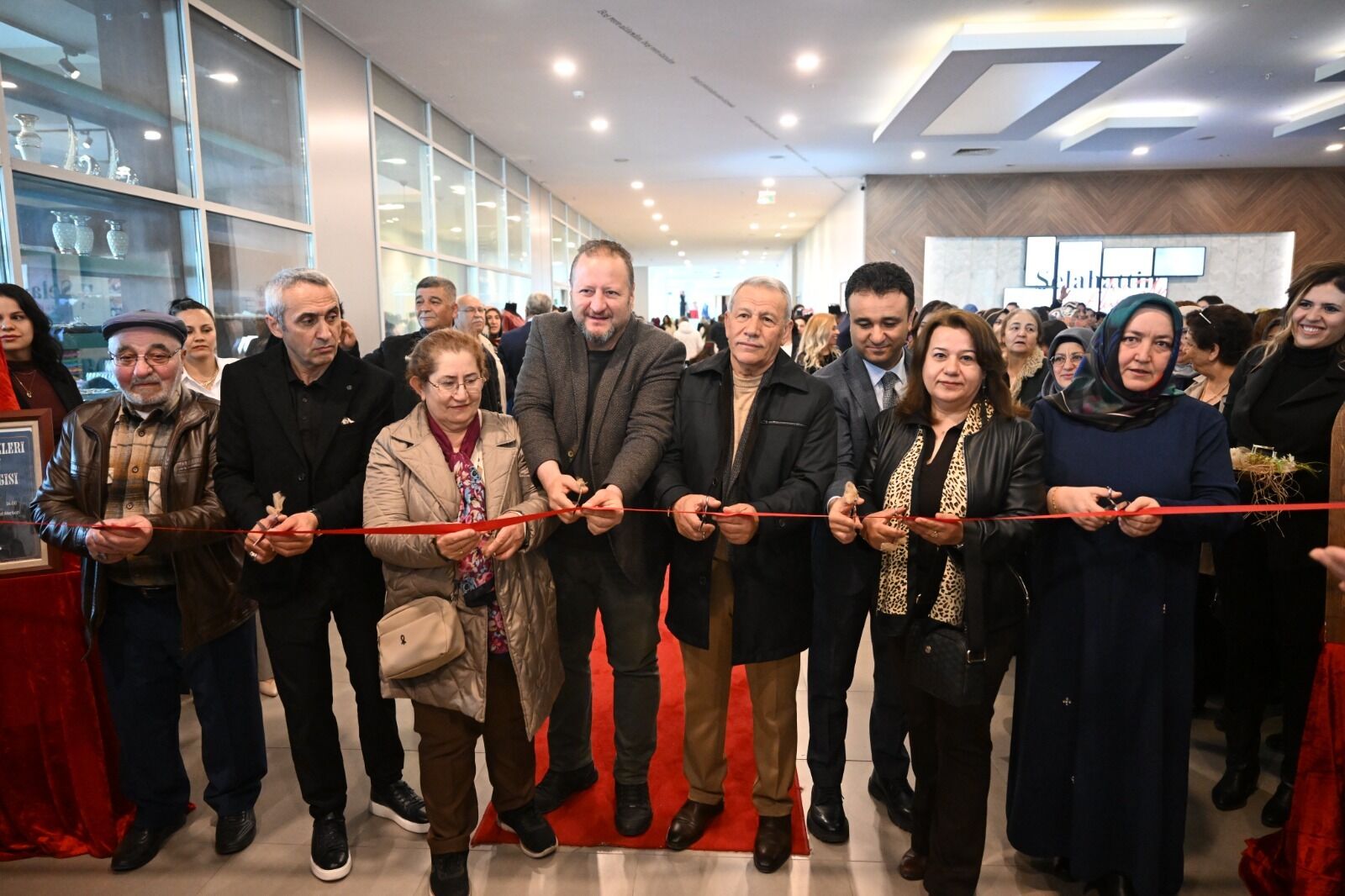 Kırşehir’de El Emeği Göz Nuru Sergisi Açıldı