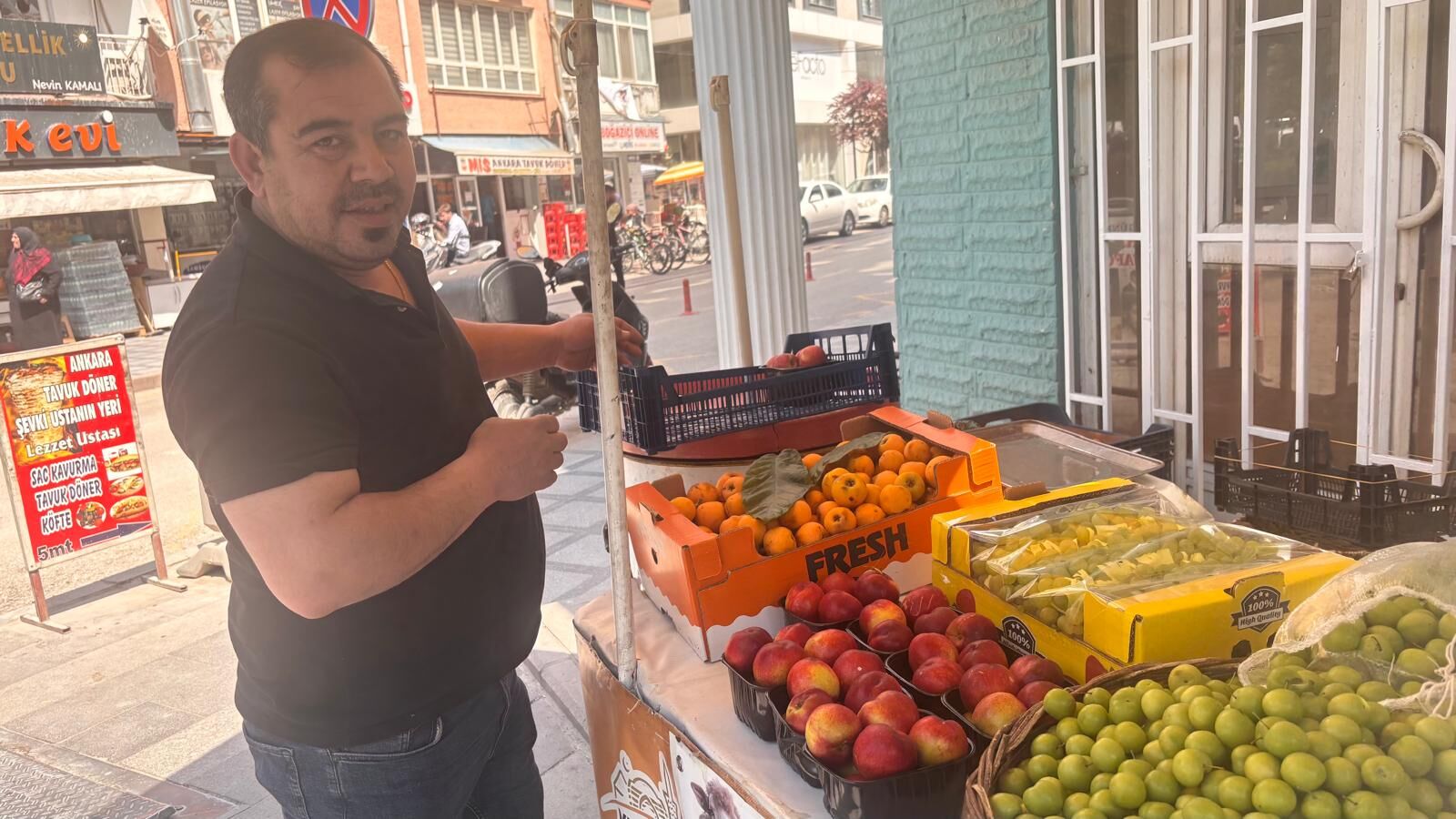 Kırşehir’de Tezgahlar Yaz Meyveleriyle Şenlendi