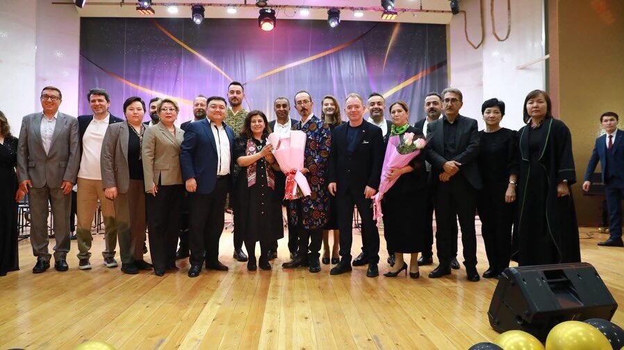 Maarif Halk Dansları Topluluğu Dönüş Yolunda