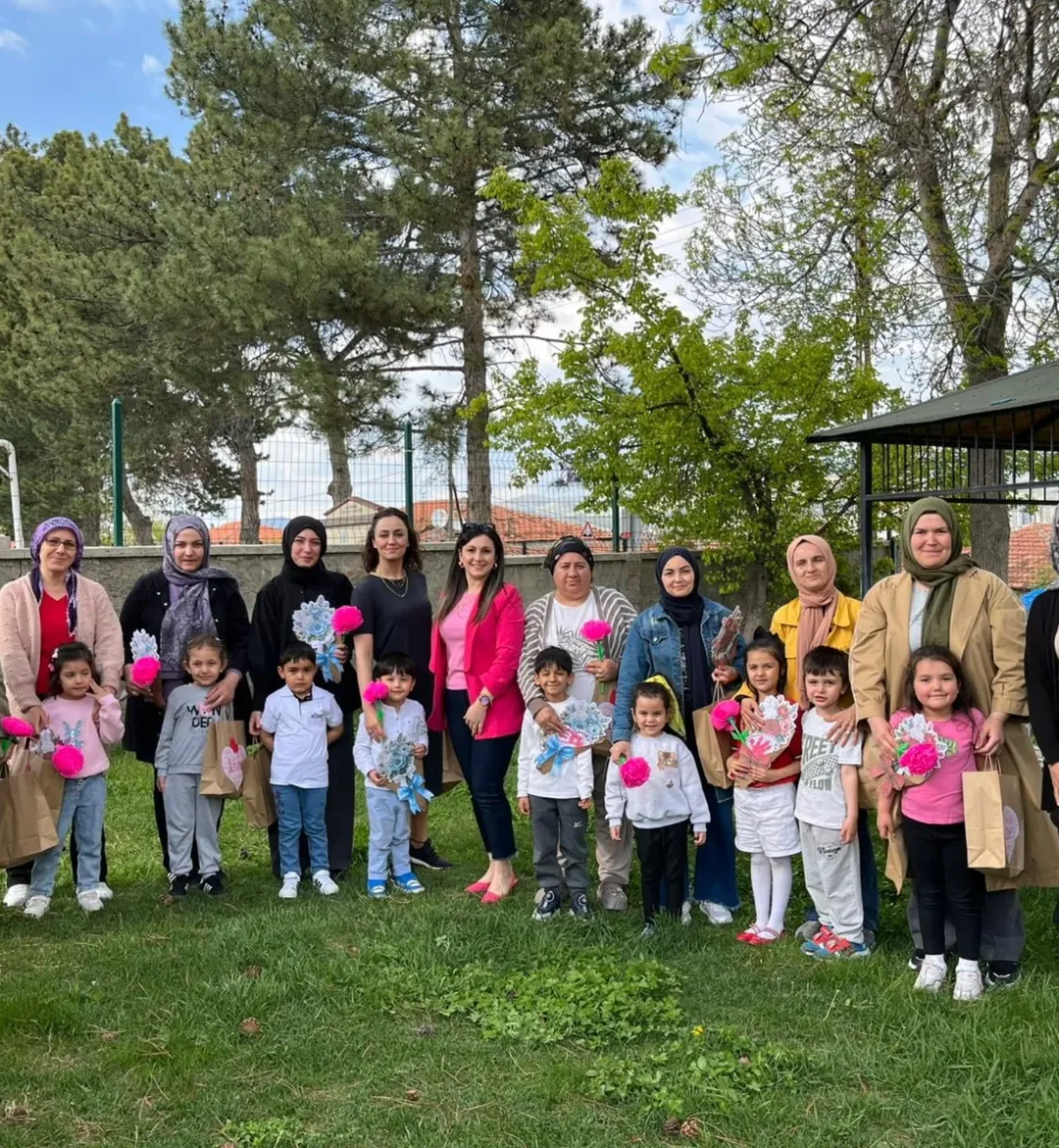 Miniklerimizin Elleriyle Hazırladığı Anlamlı Hediyeler Ve Birlikte Yapılan Keyifli Aktivitelerl (8)