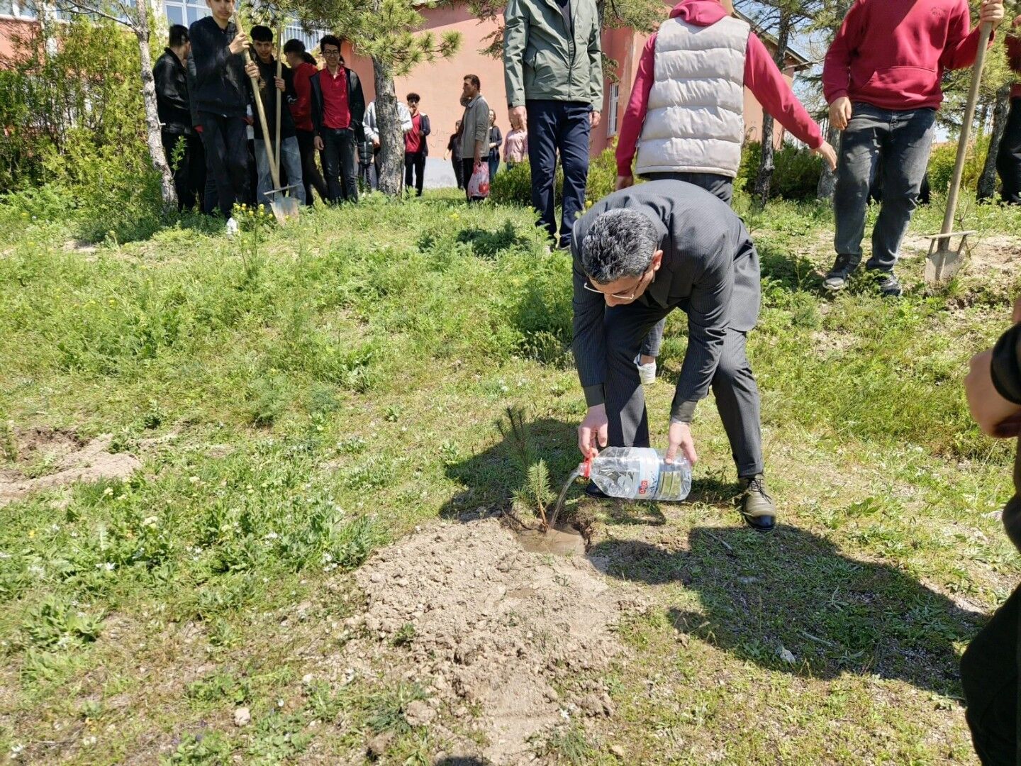 Mucur'da 700 Fidan Toprakla Buluştu