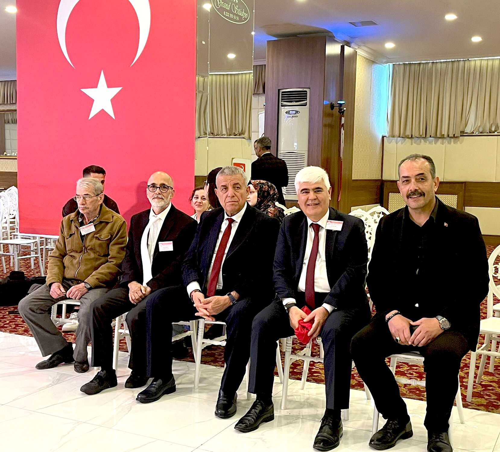 Öztürk, Eskişehir’de Divan Başkanlığı Yaptı (2)