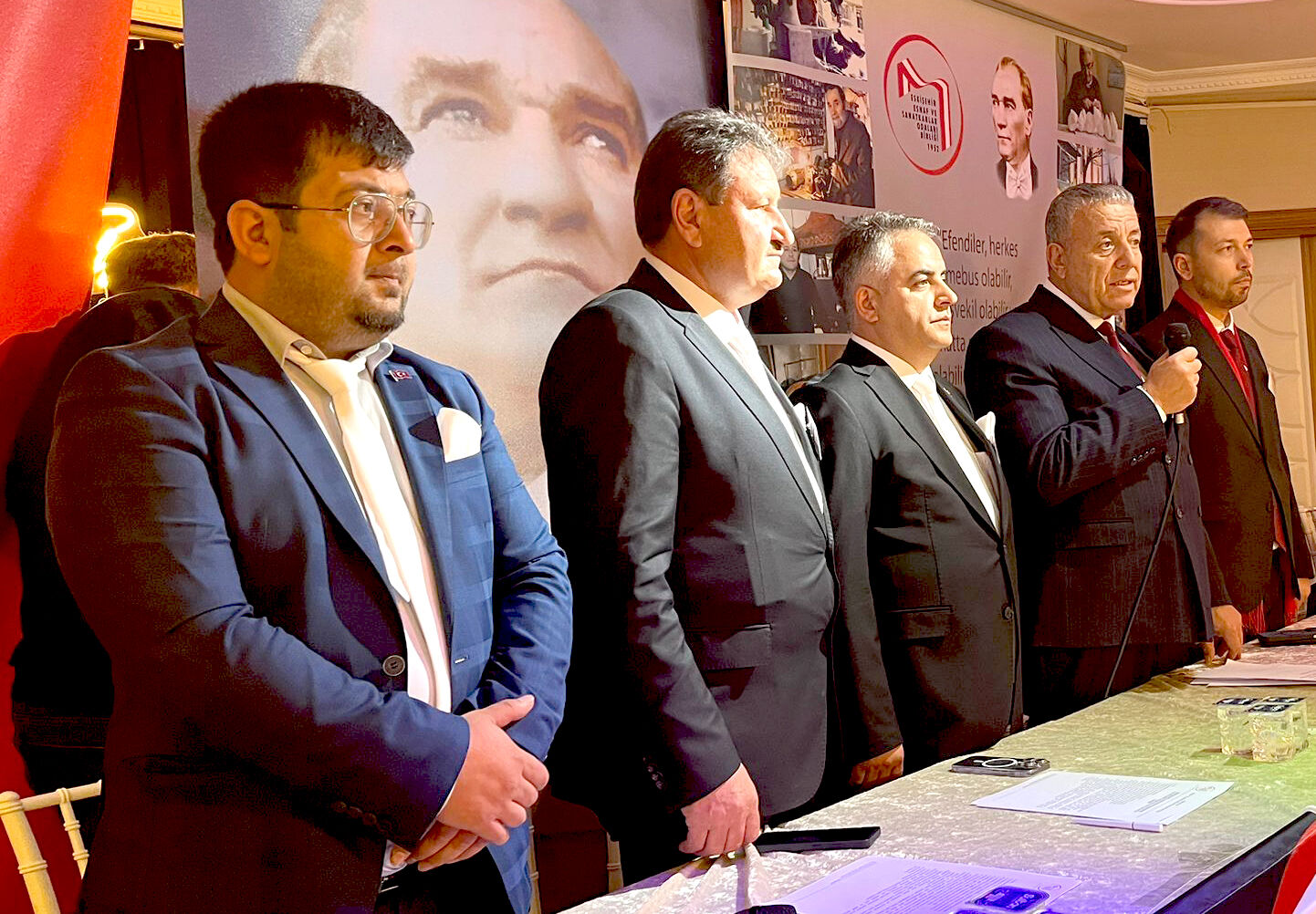 Öztürk, Eskişehir’de Divan Başkanlığı Yaptı (3)
