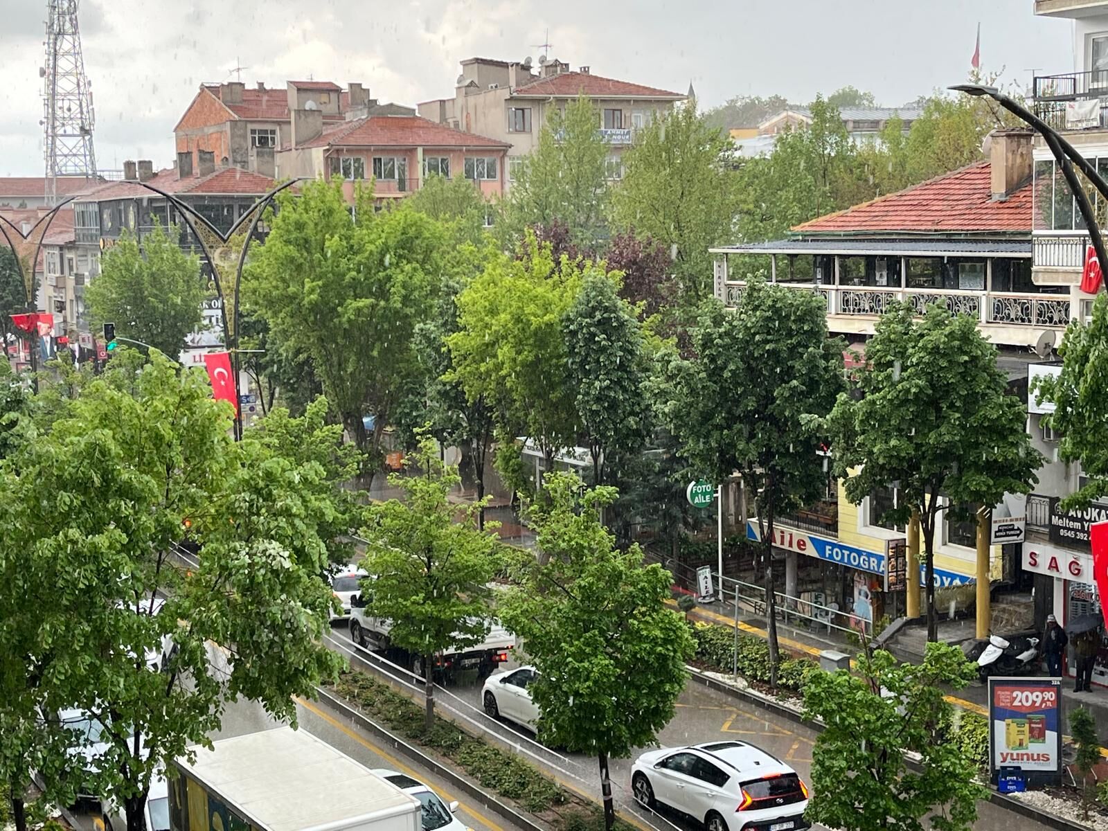 Sağanak Yağış Yerini Doluya Bıraktı! (2)