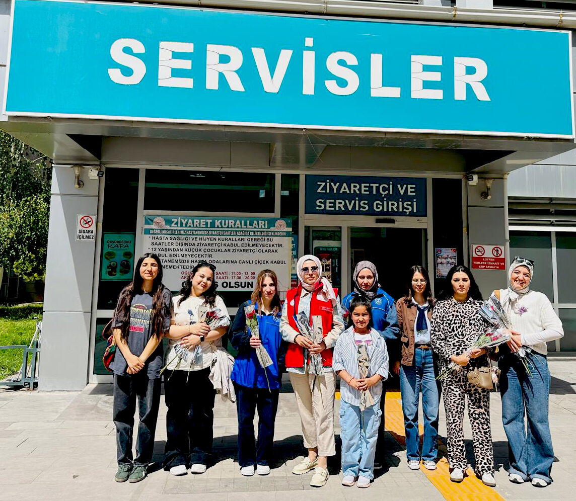 Şanlıurfa’dan Gelen Gençler Kırşehir’de Anneleri Unutmadı (9)
