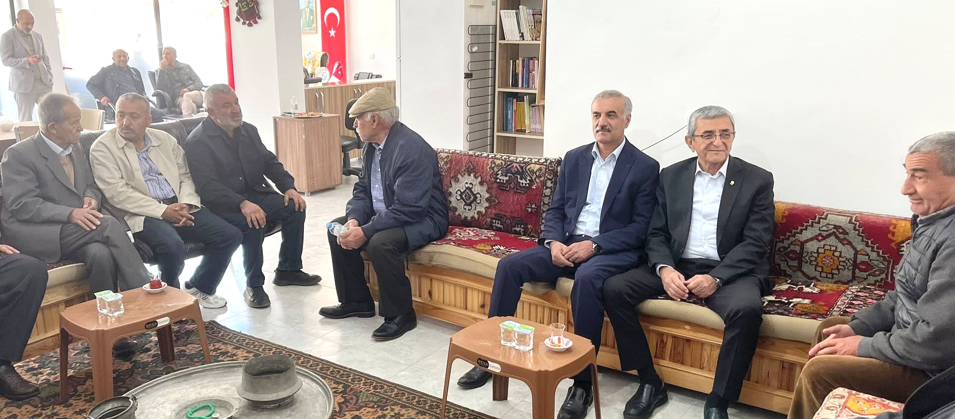 Yağmurlu Köyleri Derneği’nde Bayramlaşma Coşkusu (8)