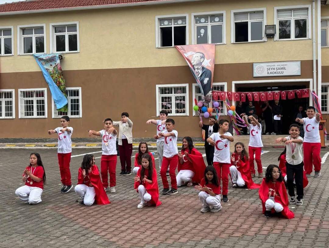 🎉 Akçakent İlçe Milli Eğitim Müdürlüğü Yıl Sonu Şenliği 🎉Bir Eğitim Öğretim Yılını Daha Başarı (2)