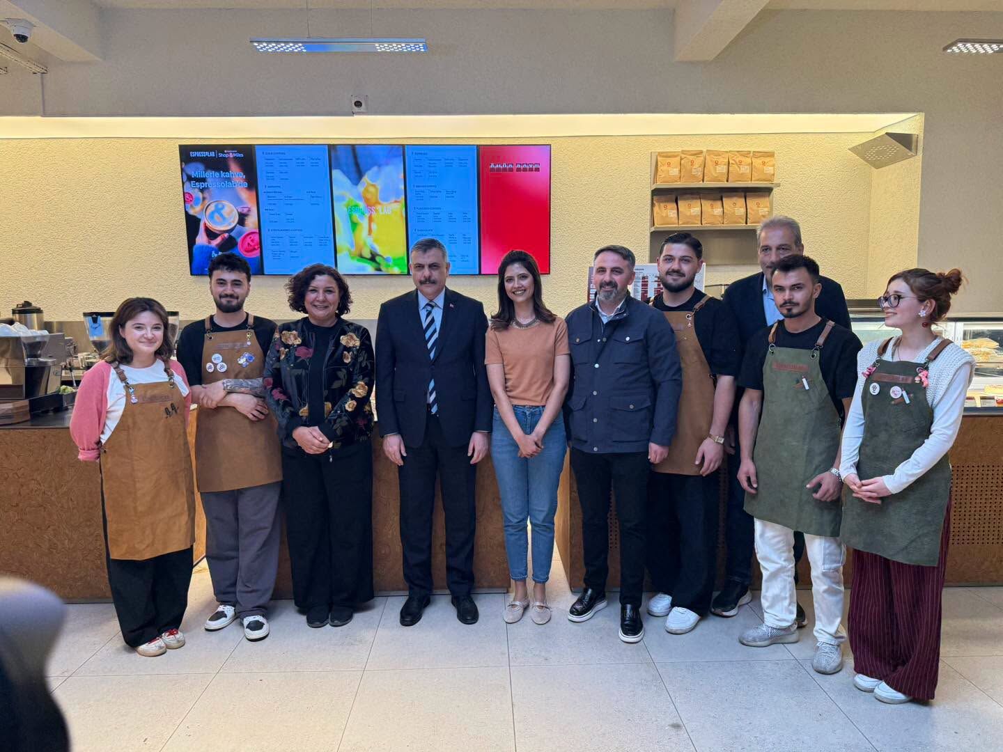 Bakan Çifçi Kırşehir’de Gençlerle Bir Araya Geldi 4