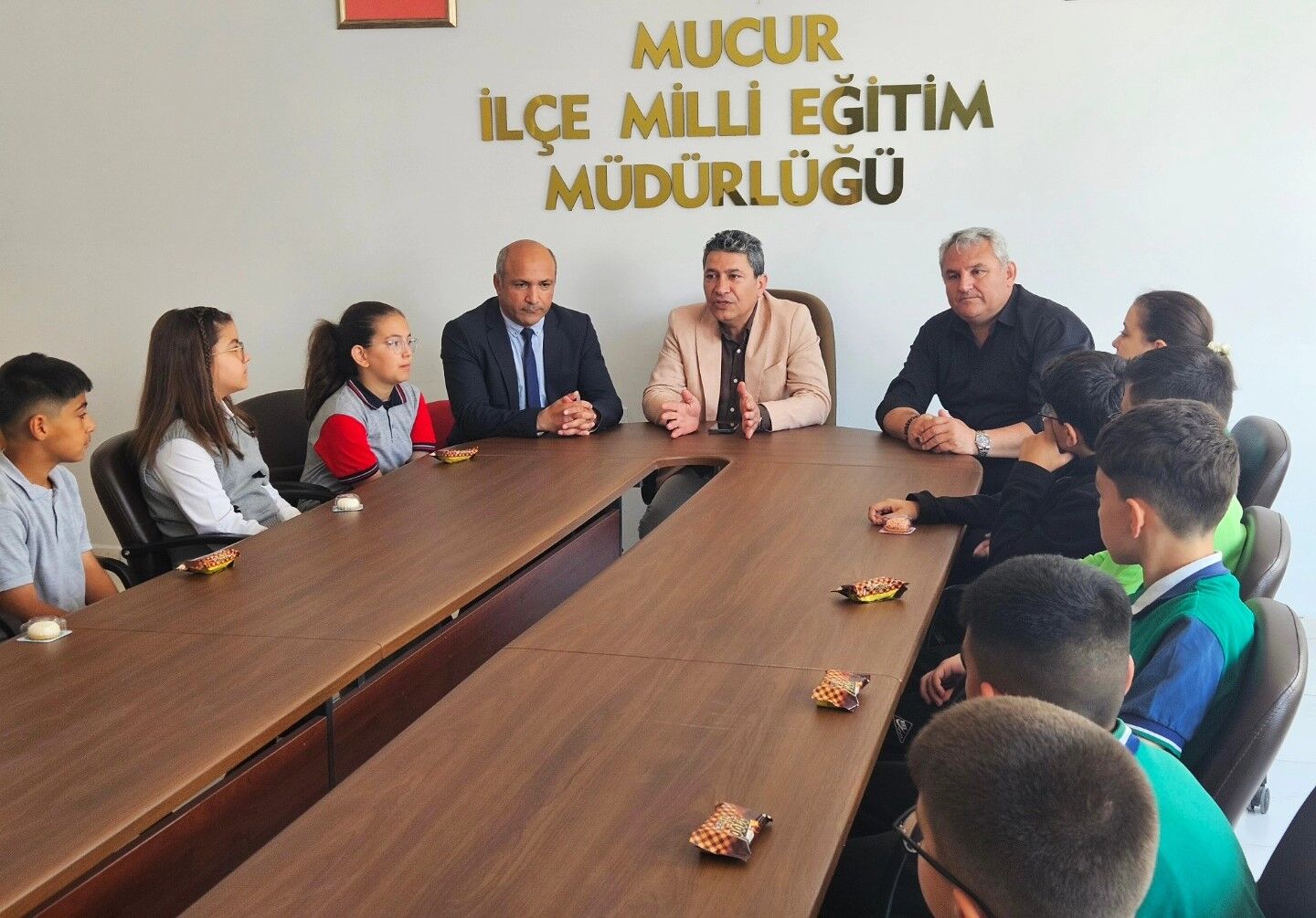 Bursluluk Sınavını Kazanan Şampiyon Öğrenciler Ödüllendirildi (1)