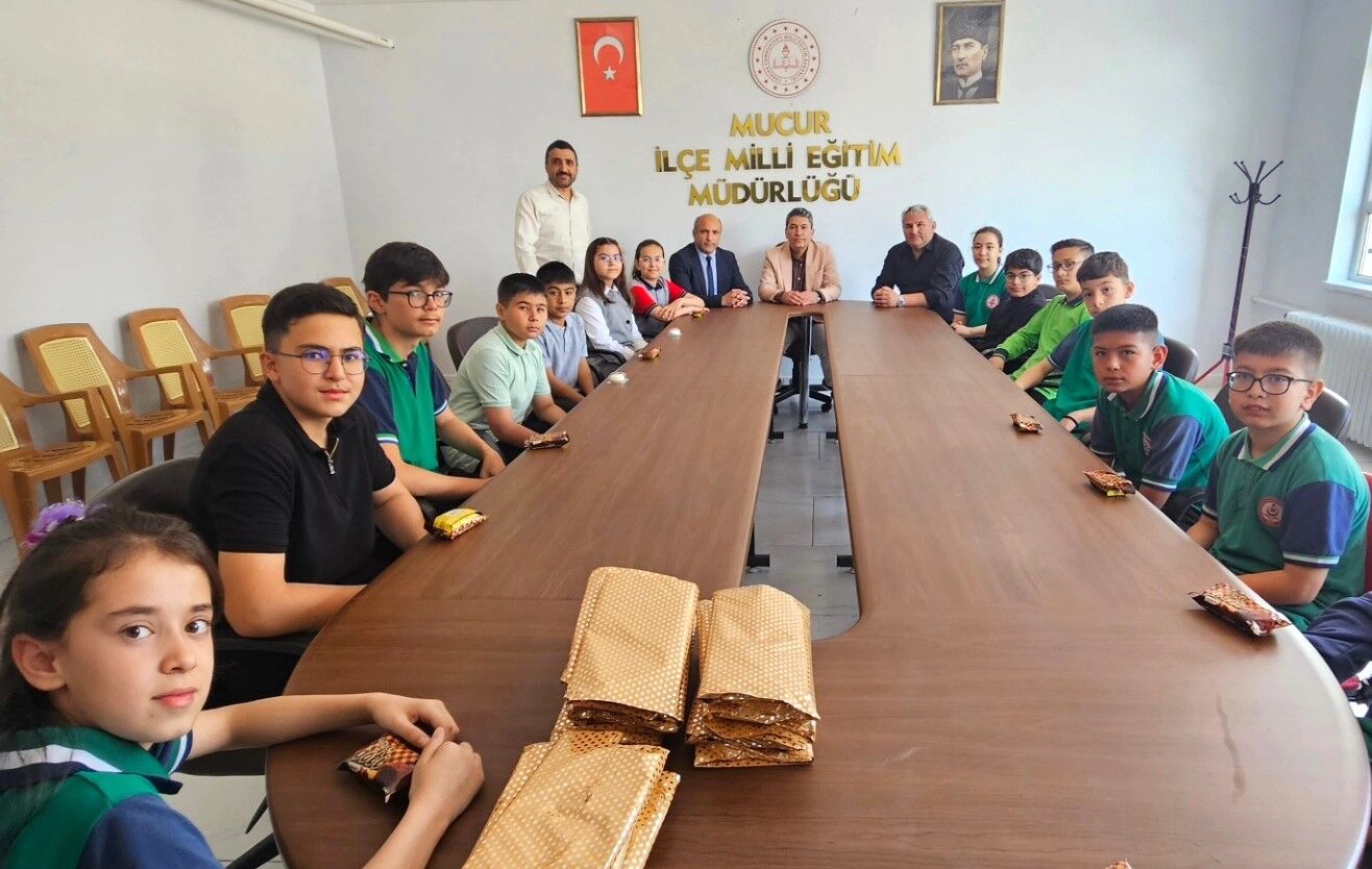 Bursluluk Sınavını Kazanan Şampiyon Öğrenciler Ödüllendirildi (5)