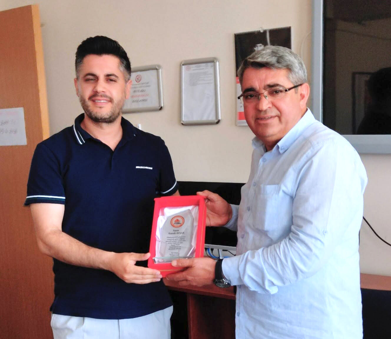 Emekler Unutulmadı, Okulda Plaket Töreni Duygulandırdı (3)