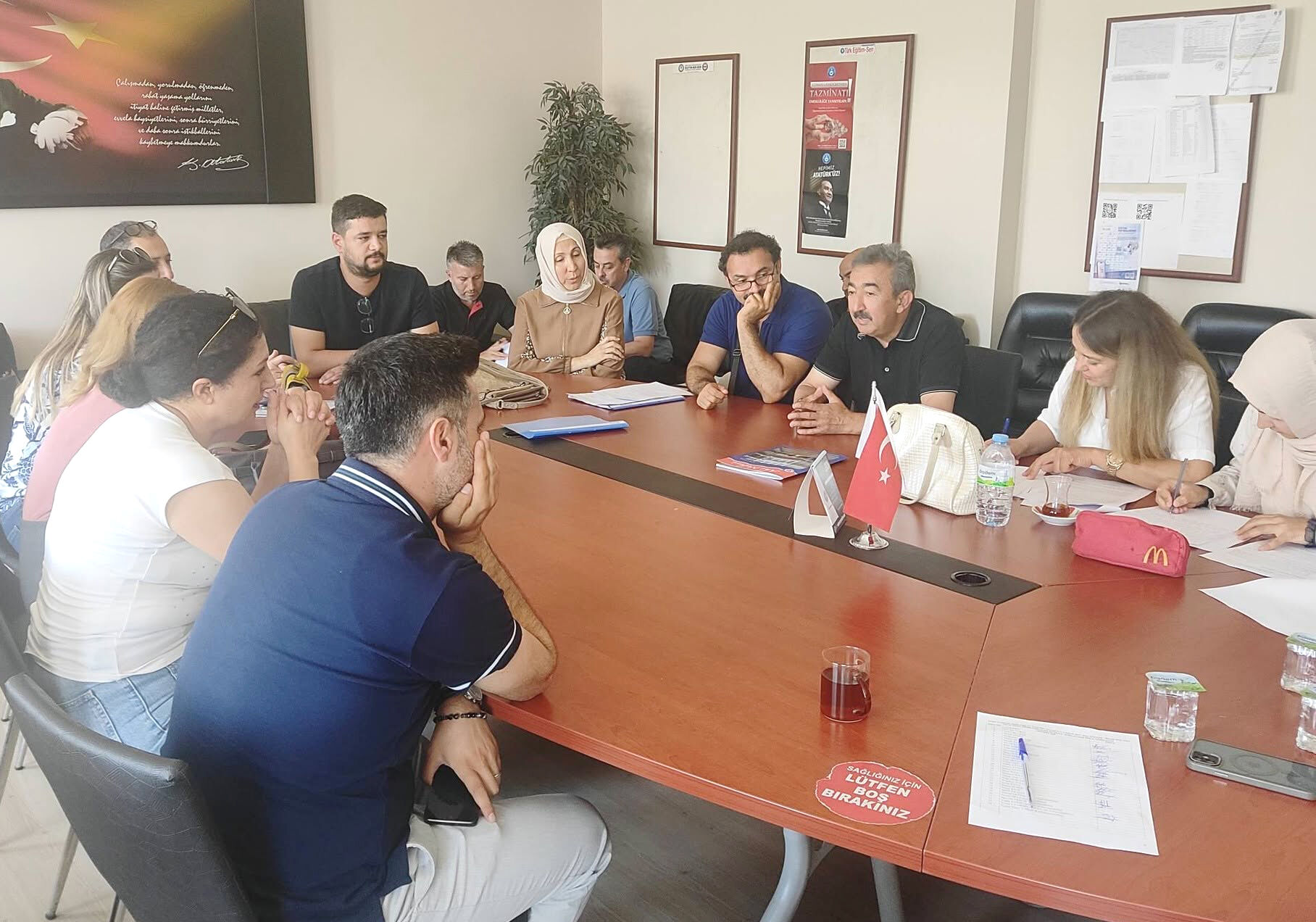 Emekler Unutulmadı, Okulda Plaket Töreni Duygulandırdı (7)