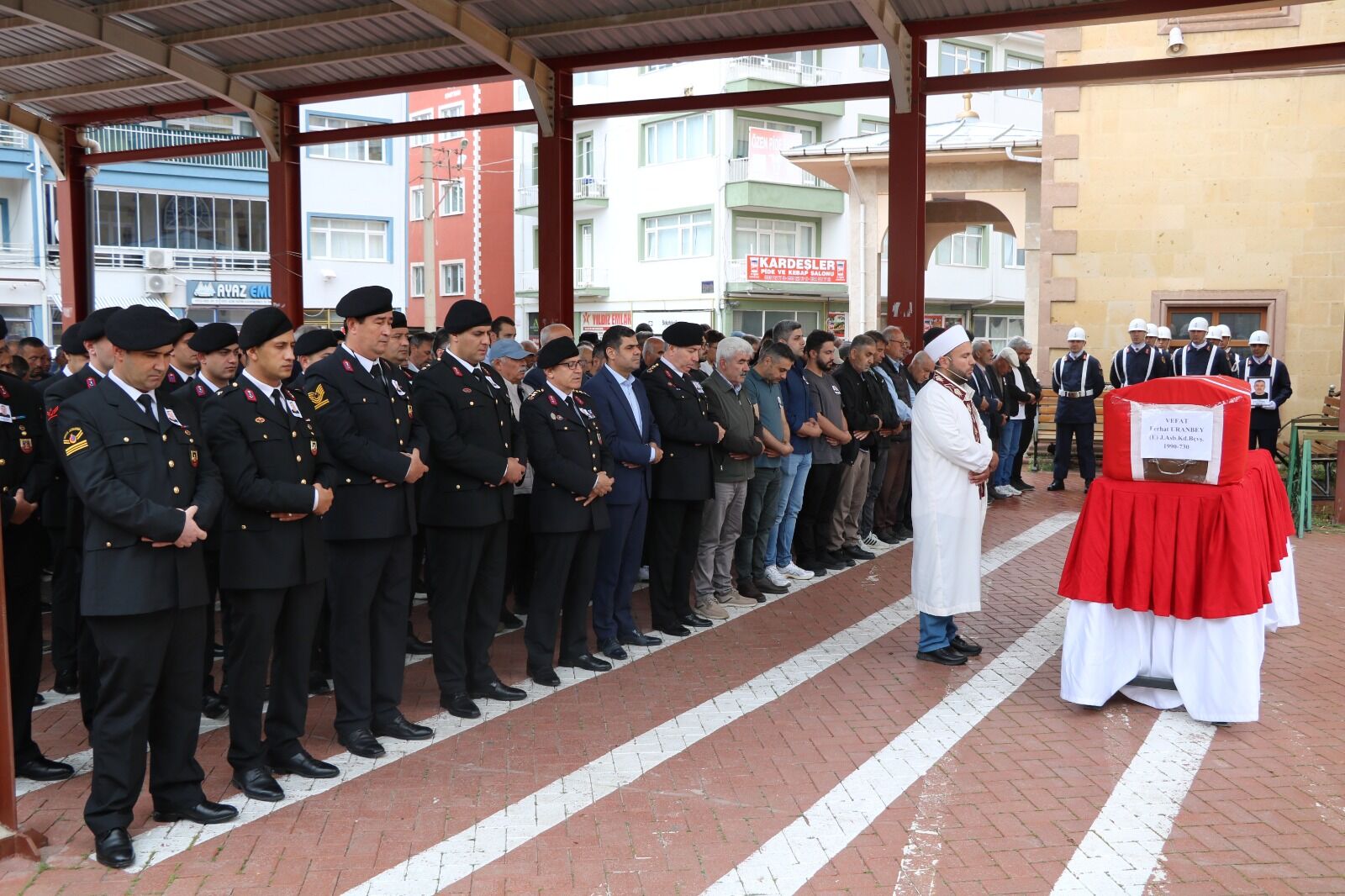 Emekli Jandarma Personeli Ferhat Uranbey Son Yolculuğuna Uğurlandı