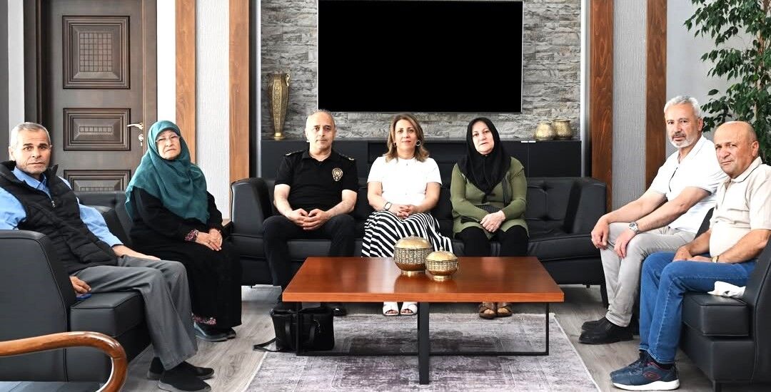 Emniyet Müdürü Görücü Ve Eşinden Sıcak Ağırlama (1)