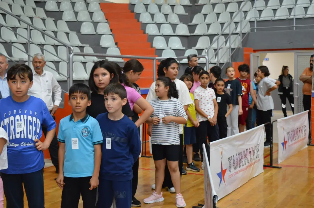 Geleceğin Yıldızları Kırşehir’de Yetişiyor! 🌟Kırşehir Spor Salonu, Türk Sporuna Yeni Yetenekle (7)