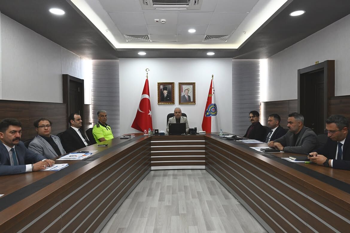 İl Emniyet Müdürümüz Sayın Dr. @Mesutgorucuresmi Başkanlığında, Ilgili Birim Amirlerinin Katılım (4)-1