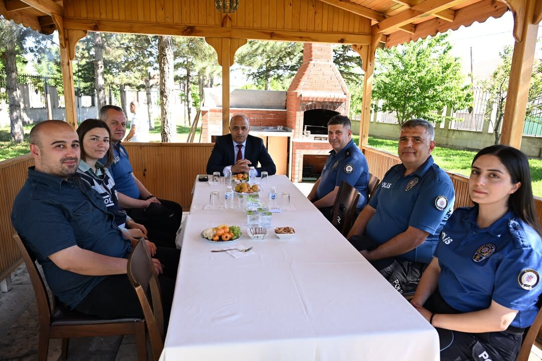 İl Emniyet Müdürümüz Sayın Dr. @Mesutgorucuresmi , Boztepe İlçe Emniyet Amirliğimizi Ziyaret Ede (3)