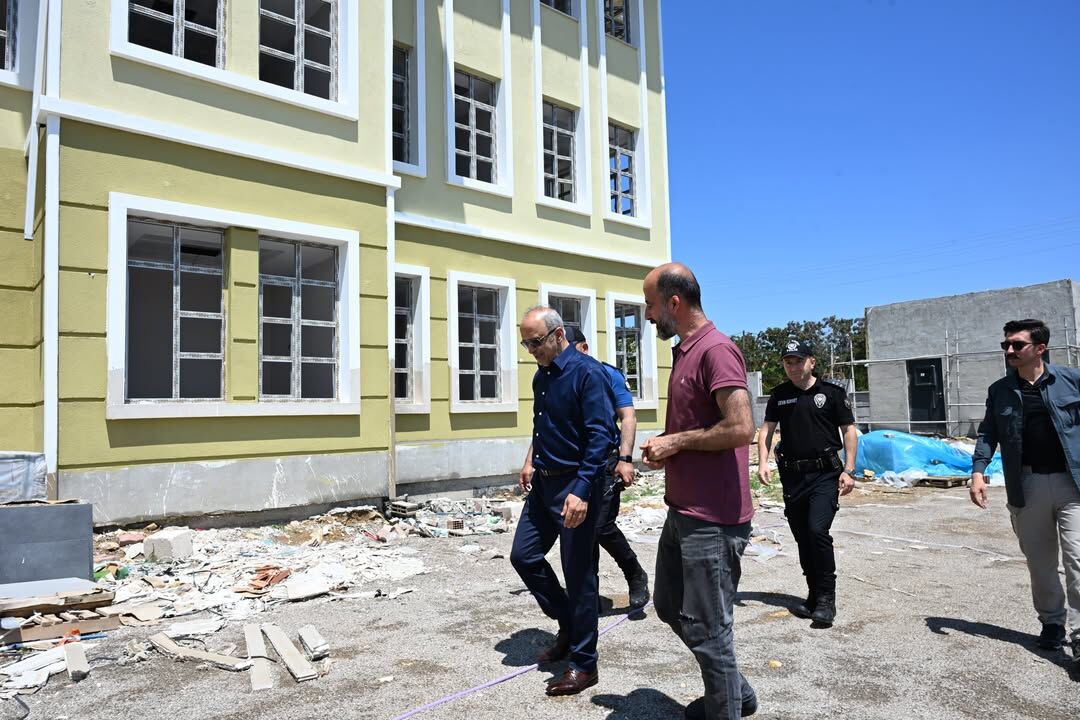 İl Emniyet Müdürümüz Sayın Dr. @Mesutgorucuresmi , Şehit Jandarma Er Akif Dündar’ın Kıymetli Ann (1)