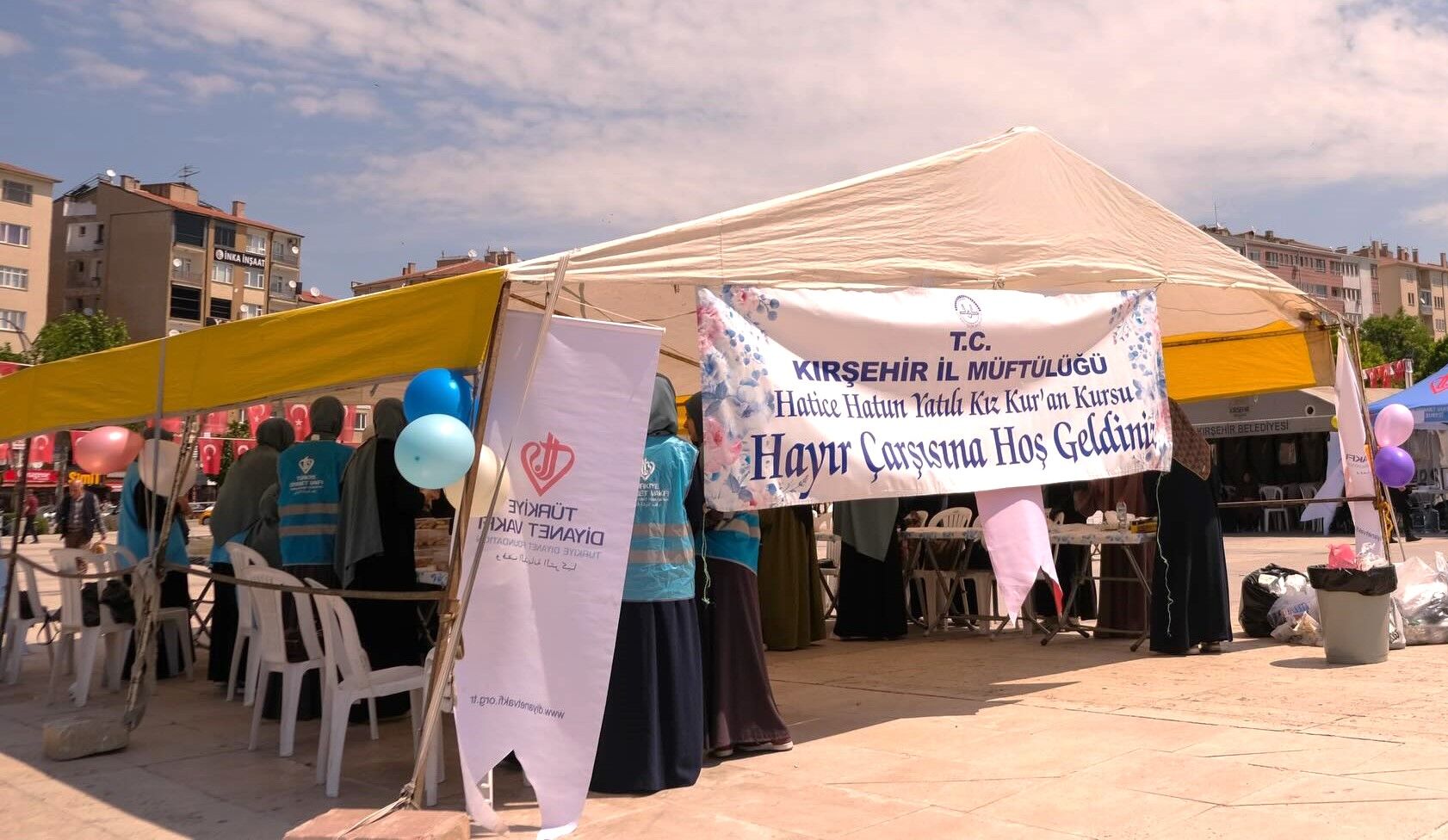 İyilik Çarşısı Kapılarını Açtı (3)
