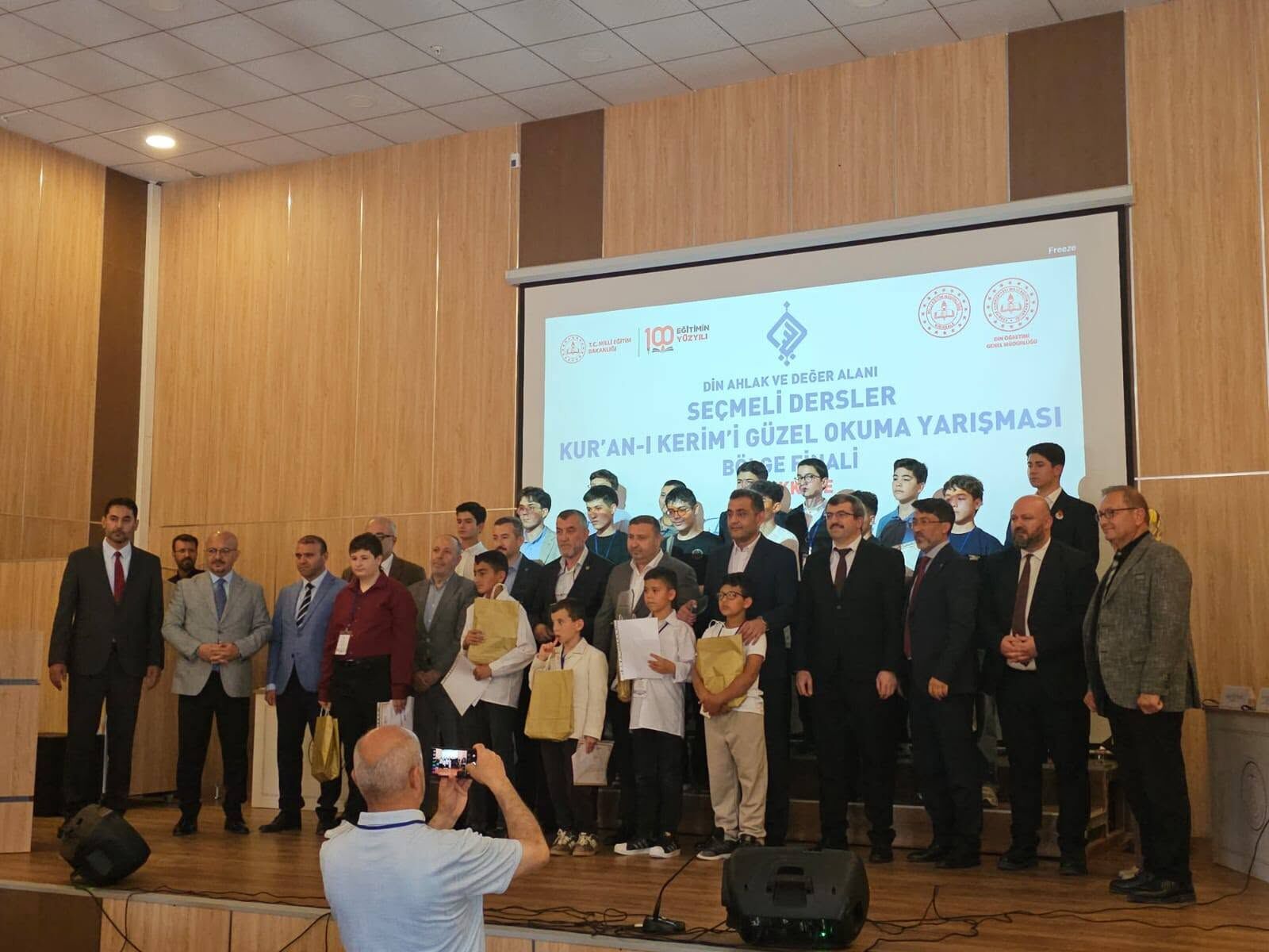 Kırıkkale’de Kırşehir’i Temsil Eden Öğrenci Ödül Aldı