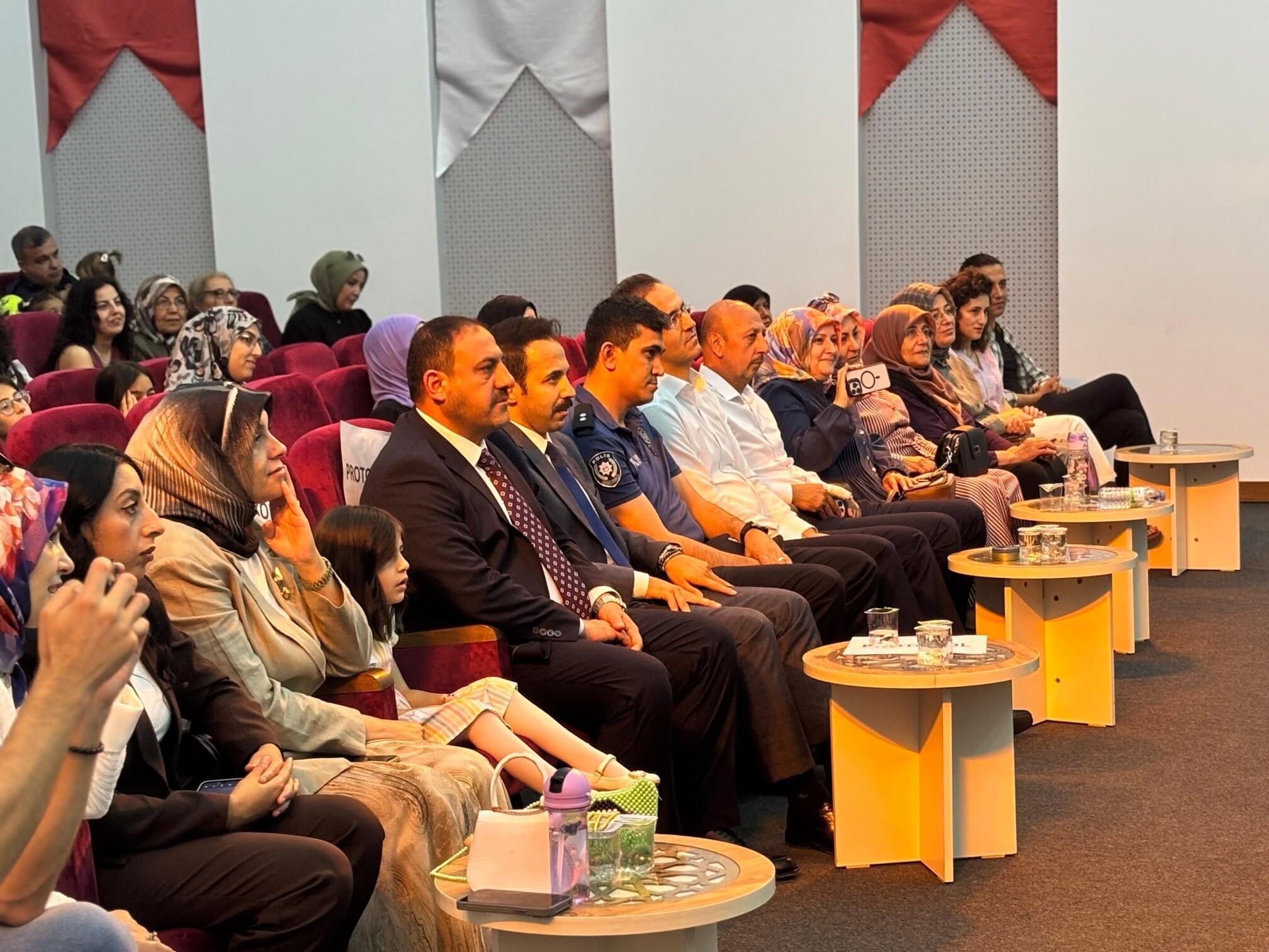 Kırşehir Çiçekdağı’nda Miniklerin Mezuniyet Heyecanı 3