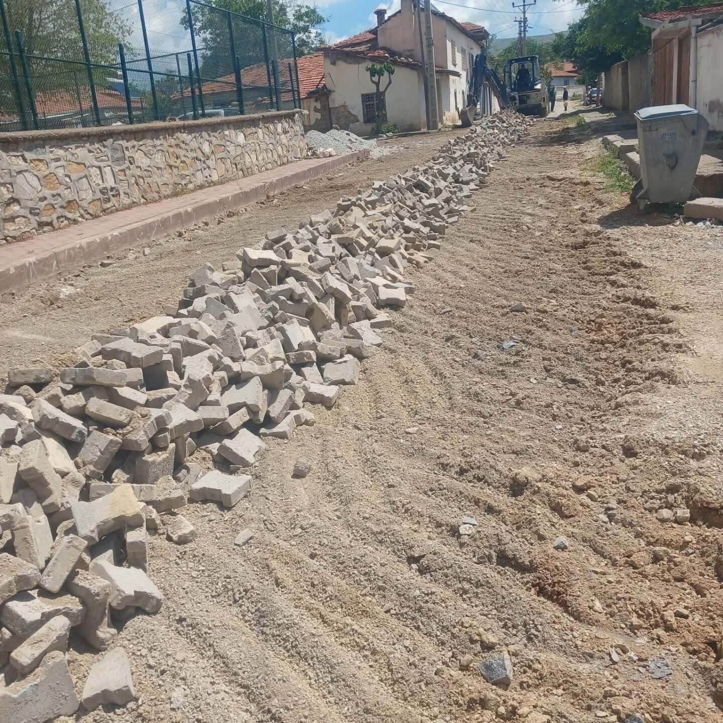 Kırşehir Özbağ’da Yol Yenileme Çalışmaları Başladı 3