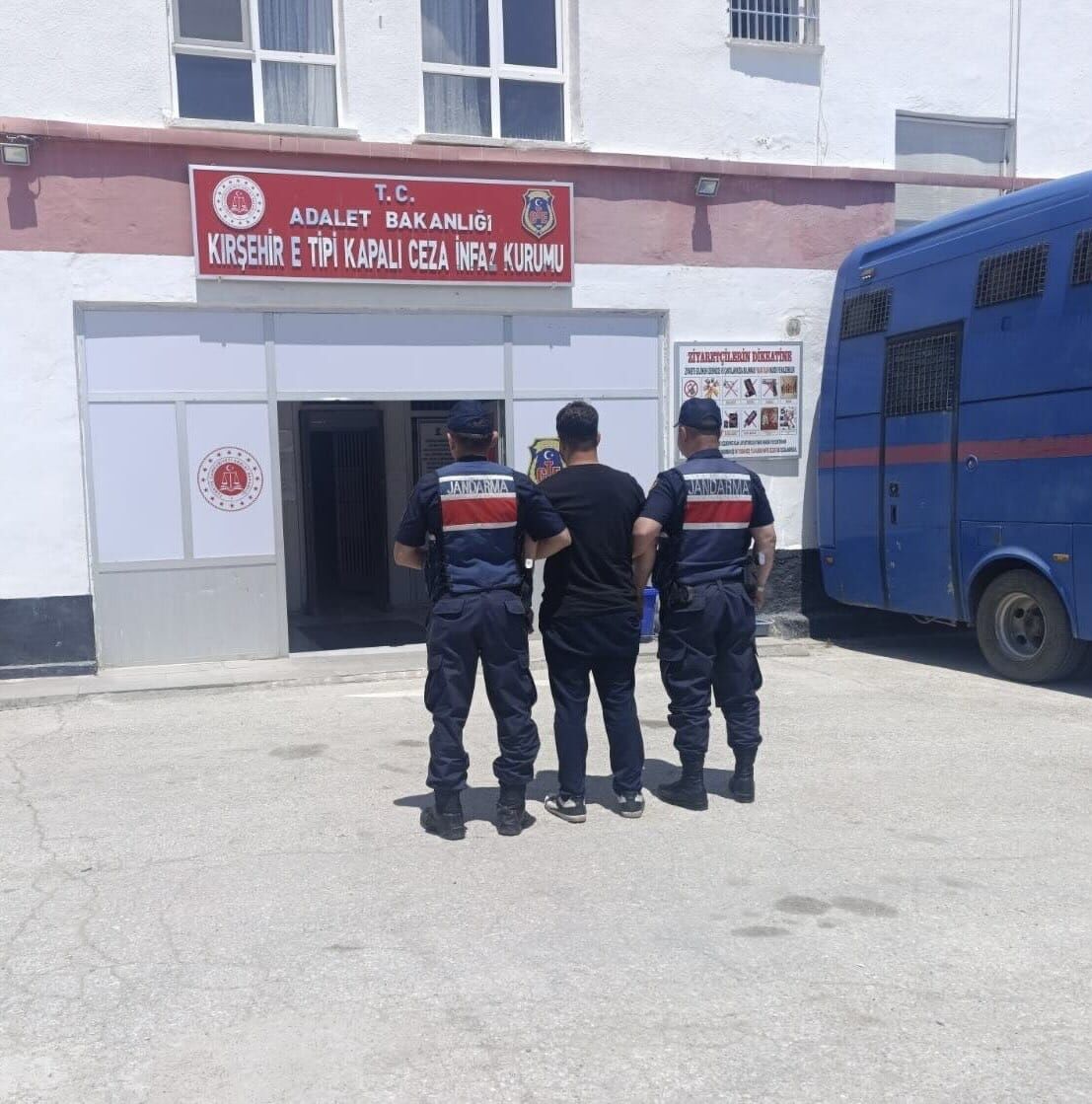 Kırşehir’de 8 Yıl 4 Ay Hapis Cezası Bulunan Hükümlü Yakalandı