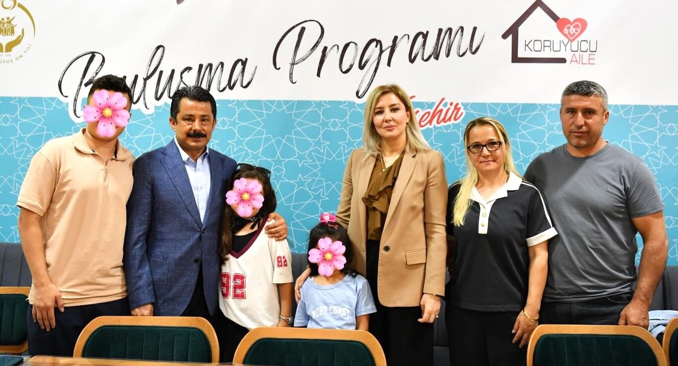 Kırşehir’de Çocuklara Yuva Sıcaklığı Sunan Aileler Onurlandırıldı (1)
