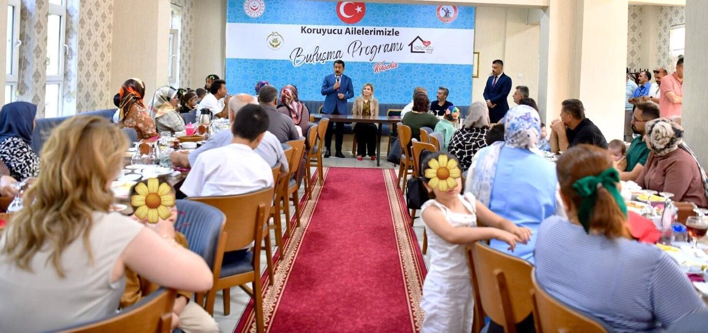 Kırşehir’de Çocuklara Yuva Sıcaklığı Sunan Aileler Onurlandırıldı (4)