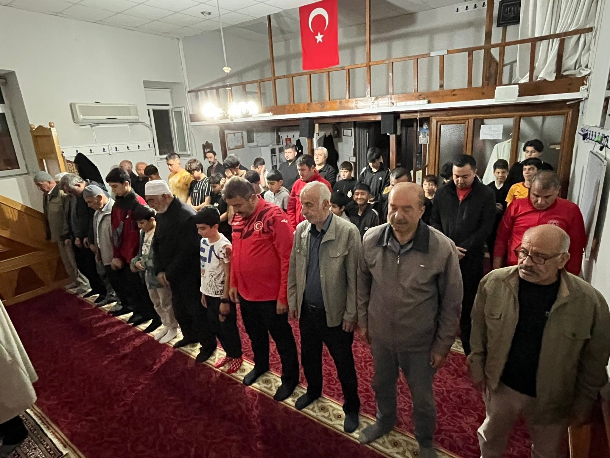 Kırşehir’de Milli Maç Öncesi Sabah Namazı Programı Düzenlendi 1