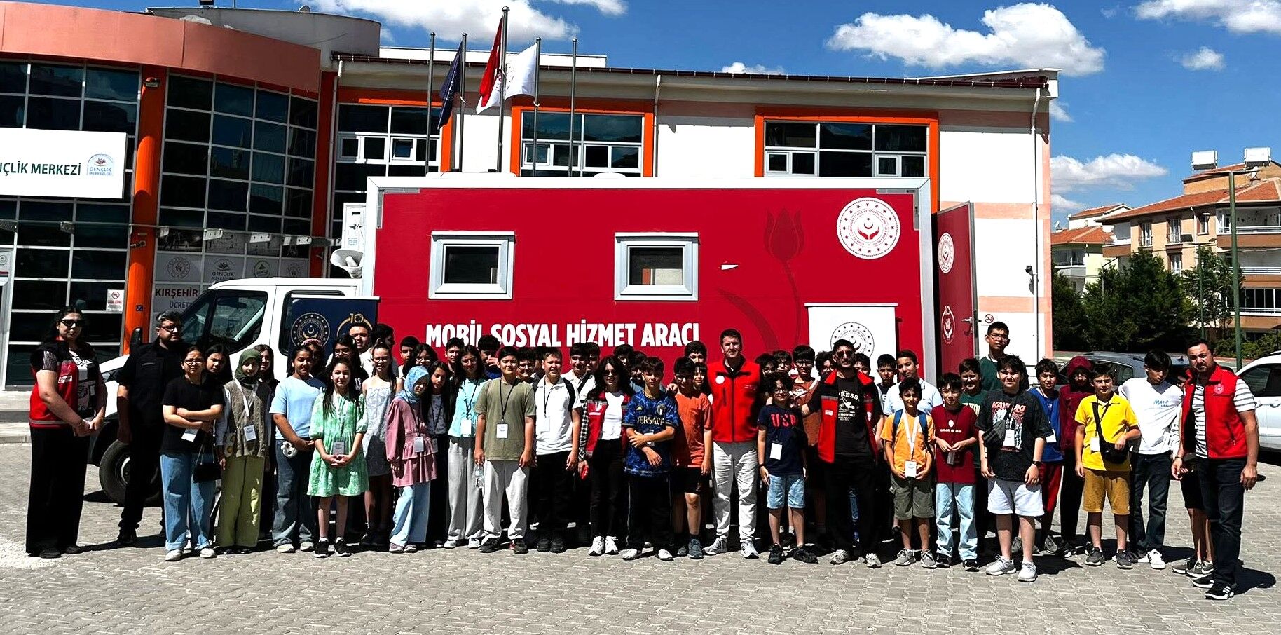 Kırşehir’de Mobil Sosyal Hizmet Aracı Gençlerle Buluştu (3)