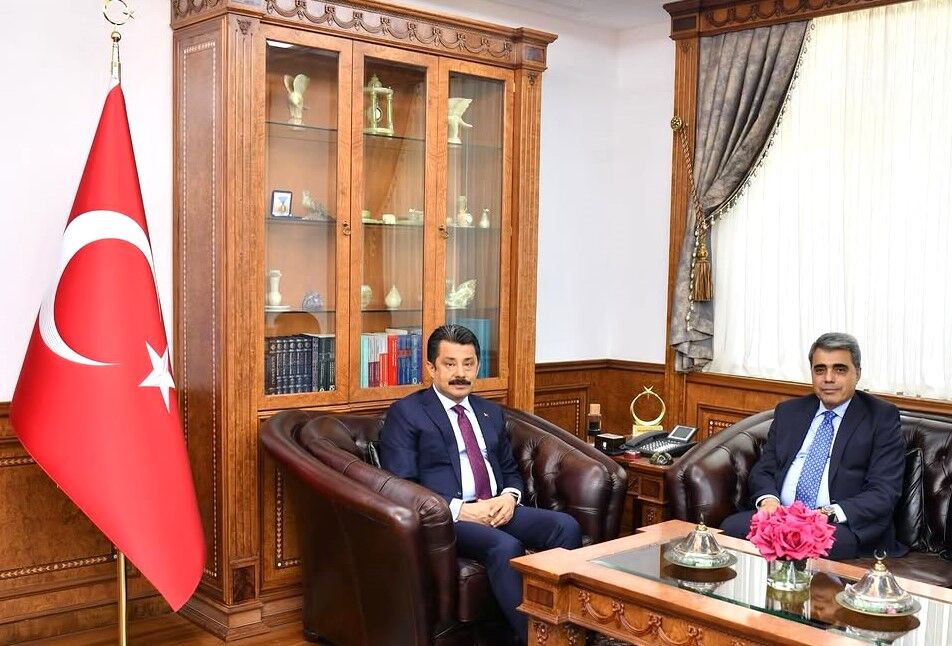 Kırşehir’e 5 Yıl Hizmet Eden Vali Yardımcısı Çetinkaya’ya Anlamlı Veda (2)