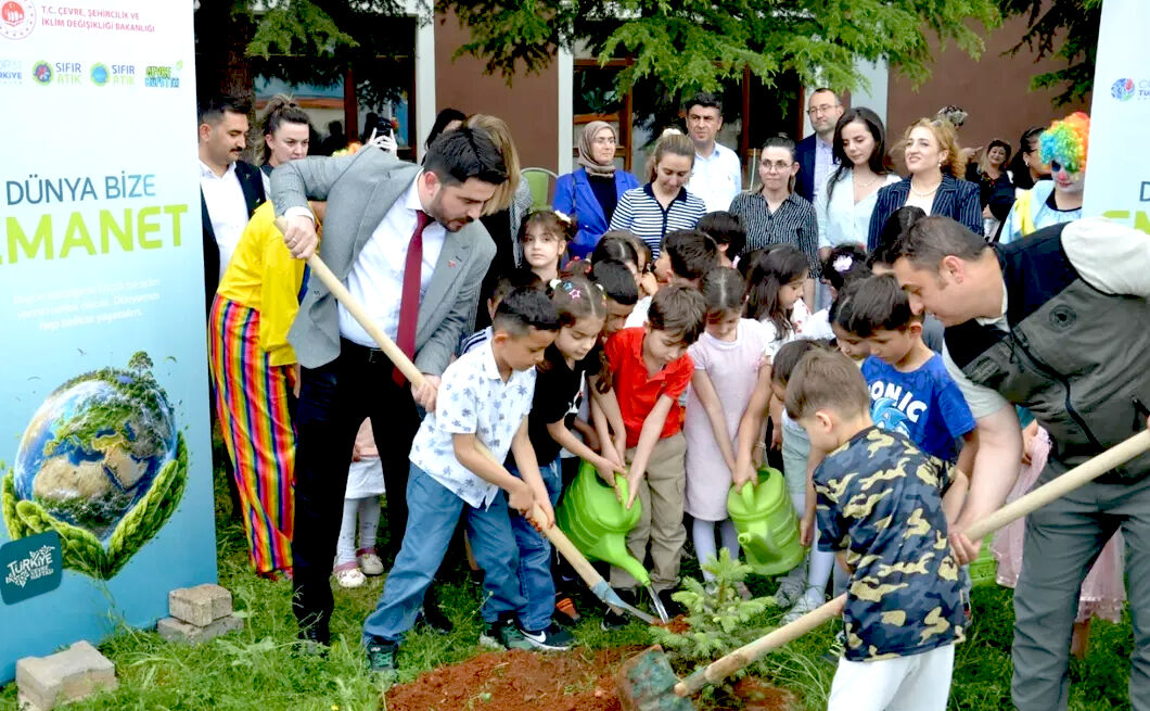 Minik Eller Geleceğe Nefes Oldu (1)