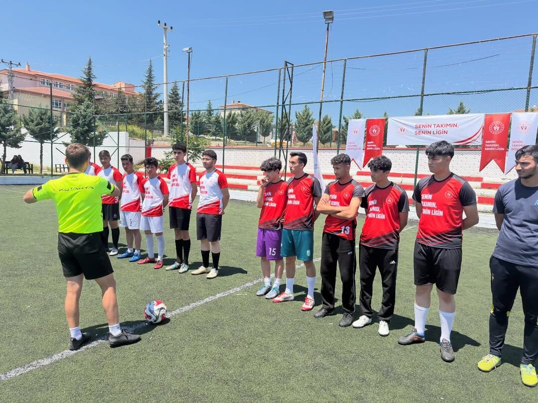 “Seni̇n Takimin Seni̇n Li̇gi̇n” Programı Kapsamında Düzenlenen Futbol Ve Voleybol Turnuvaları, Bugün (1)