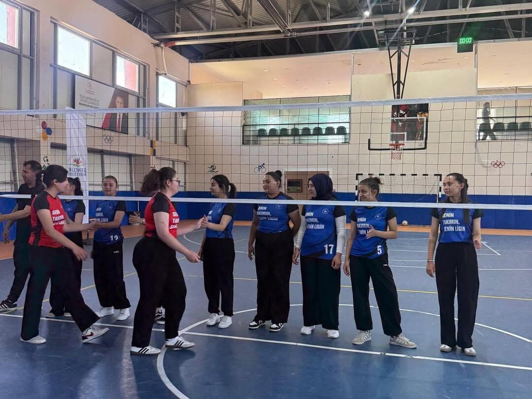 “Seni̇n Takimin Seni̇n Li̇gi̇n” Programı Kapsamında Düzenlenen Futbol Ve Voleybol Turnuvaları, Bugün (12)