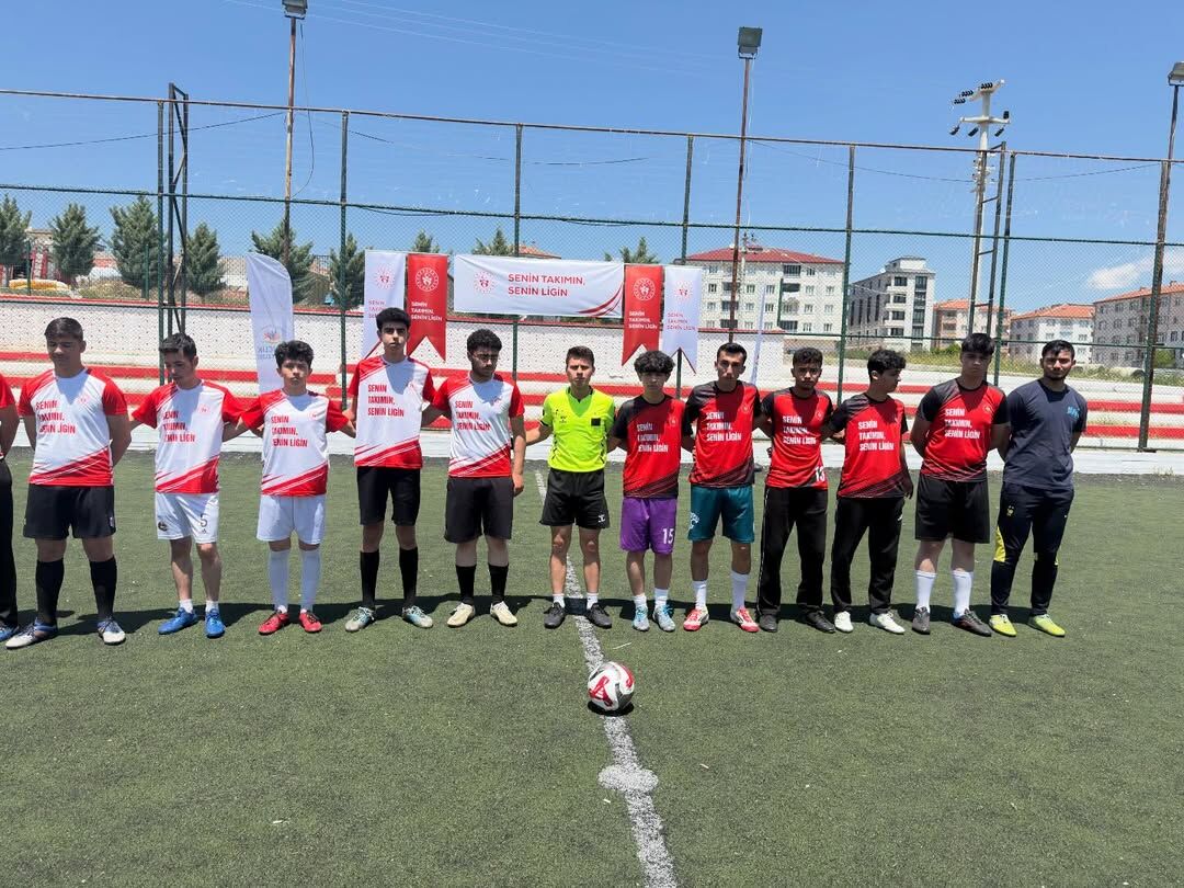 “Seni̇n Takimin Seni̇n Li̇gi̇n” Programı Kapsamında Düzenlenen Futbol Ve Voleybol Turnuvaları, Bugün (2)