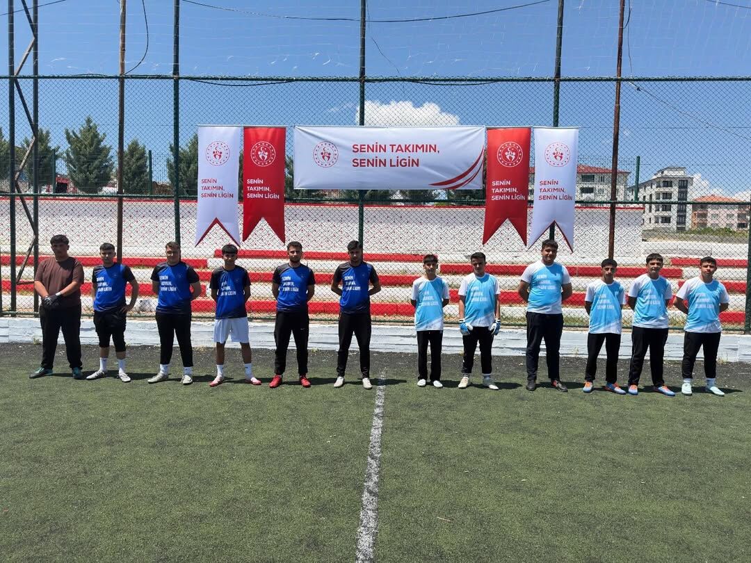 “Seni̇n Takimin Seni̇n Li̇gi̇n” Programı Kapsamında Düzenlenen Futbol Ve Voleybol Turnuvaları, Bugün (7)-1