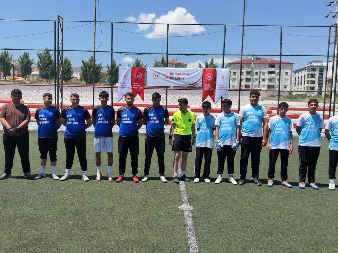 “Seni̇n Takimin Seni̇n Li̇gi̇n” Programı Kapsamında Düzenlenen Futbol Ve Voleybol Turnuvaları, Bugün (9)