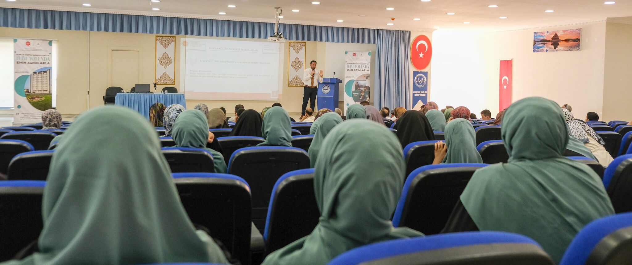 Yeni Nesil Akademik Kur’an Eğitim Merkezlerinin Önemi Konferansla Anlatıldı (7)