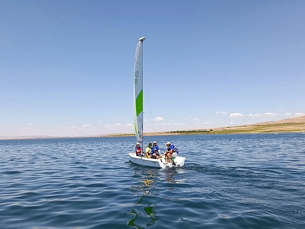 ⛵️ Bozkırın Ortasında Rüzgara Meydan Okuyanlar Var!Denizi Olmayan Şehirde Yelken Açılır Mı Di (5)