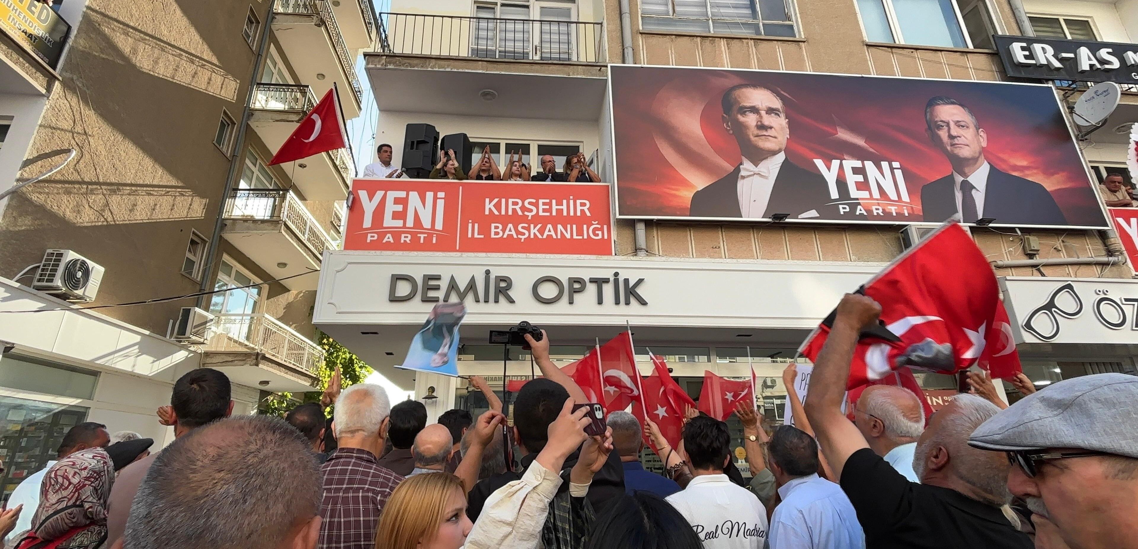 Chp'den Yeni Parti'ye Toplu Geçiş 44