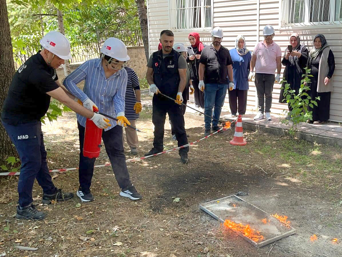 Çiçekdağı'nda Personele Uygulamalı Eğitim (1)