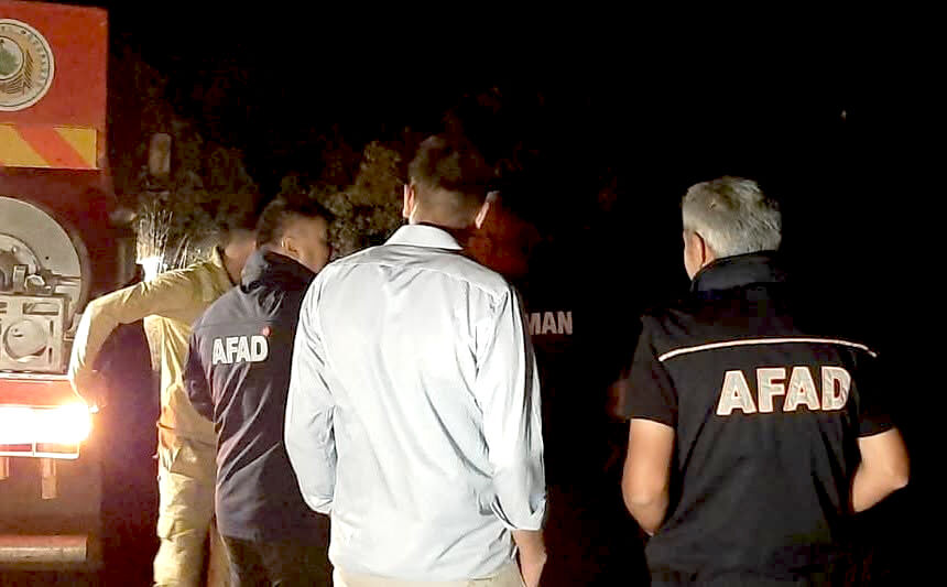 Ekiplerin Zamanla Yarıştı! 190 Hektarlık Alan Yangında Zarar Gördü (3)