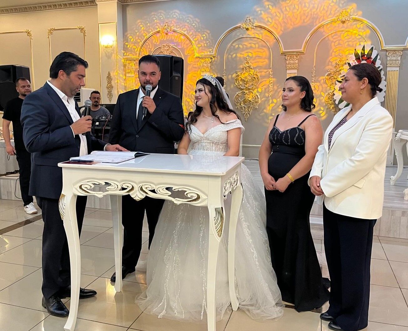 Emir Burak Aydoğan Ile Tuğçe Çelik Bir Ömür Mutluluğa “Evet” Dedi (1)