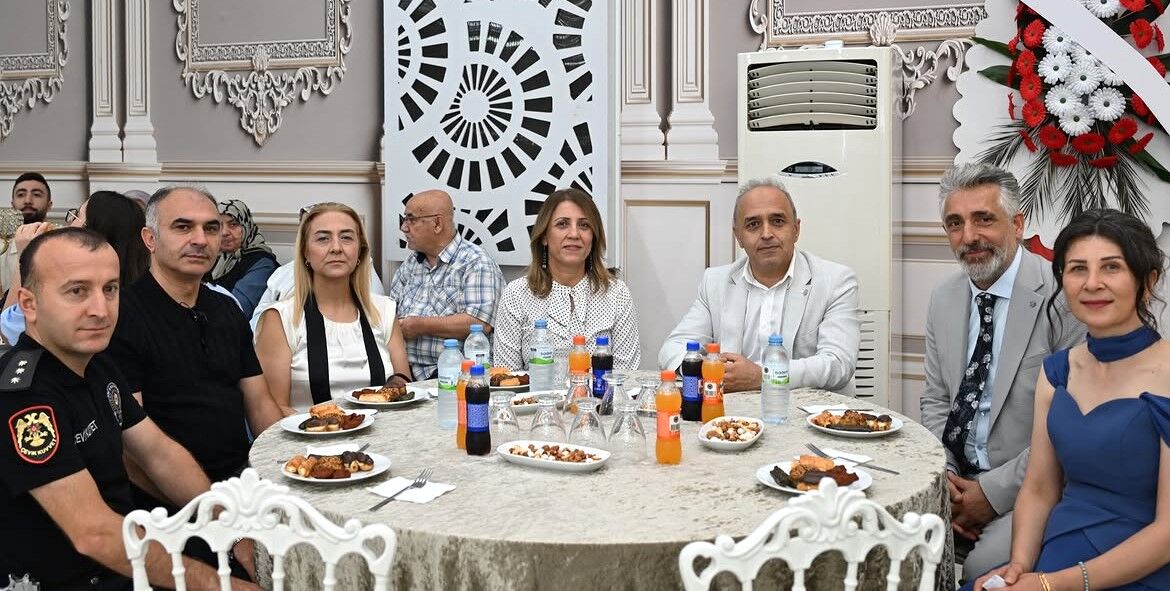 Emniyet Müdürü Görücü, Polis Memurunun Mutlu Gününe Ortak Oldu (1)